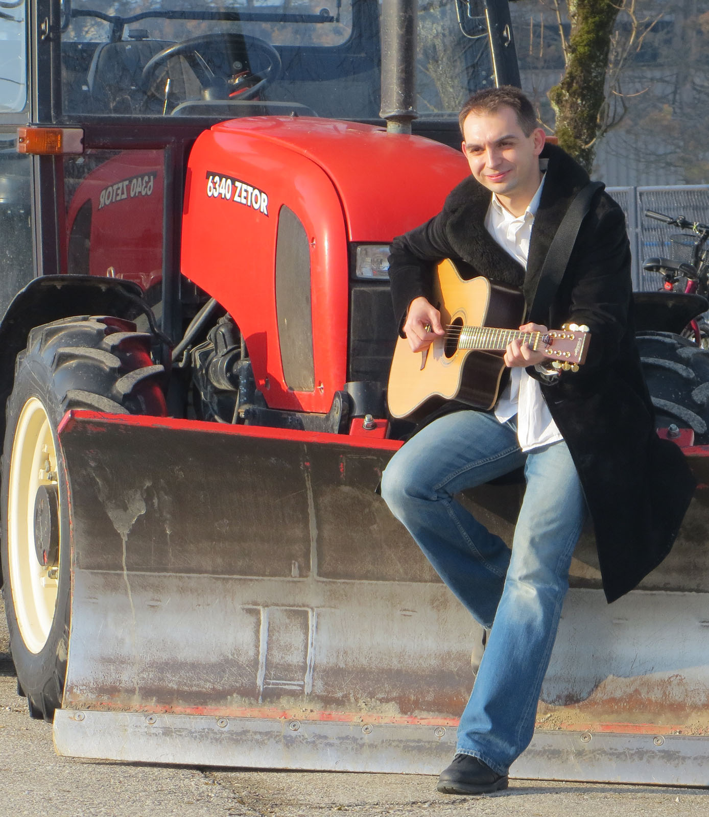 Gradići, traktor, gitarist, zetor, gume