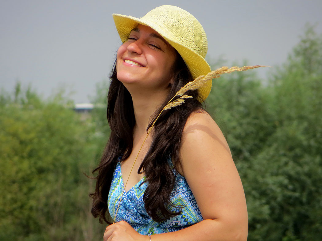 ljeto, klas, šešir, sunčani dan, osmijeh