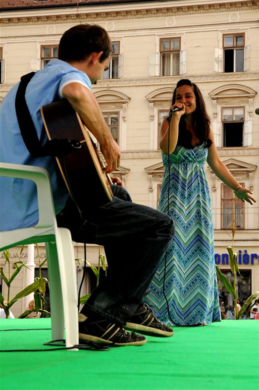 ZegeVeGe festival, Zagreb, zdrava hrana, duga haljina, pozornica na trgu
